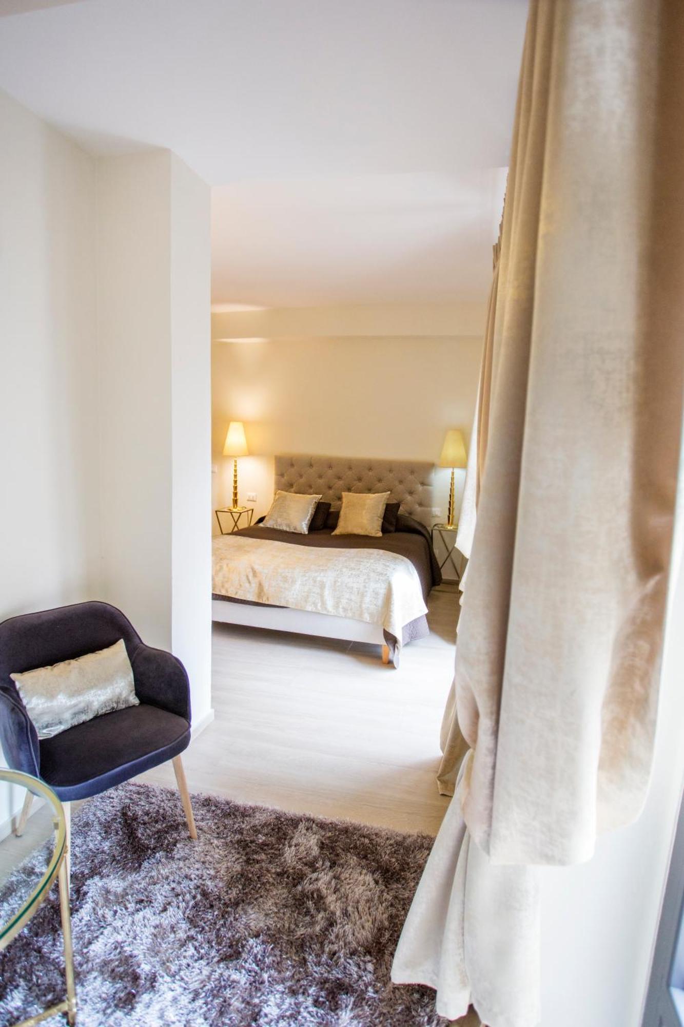 Miramare Apartments&Suites Специя Стая снимка