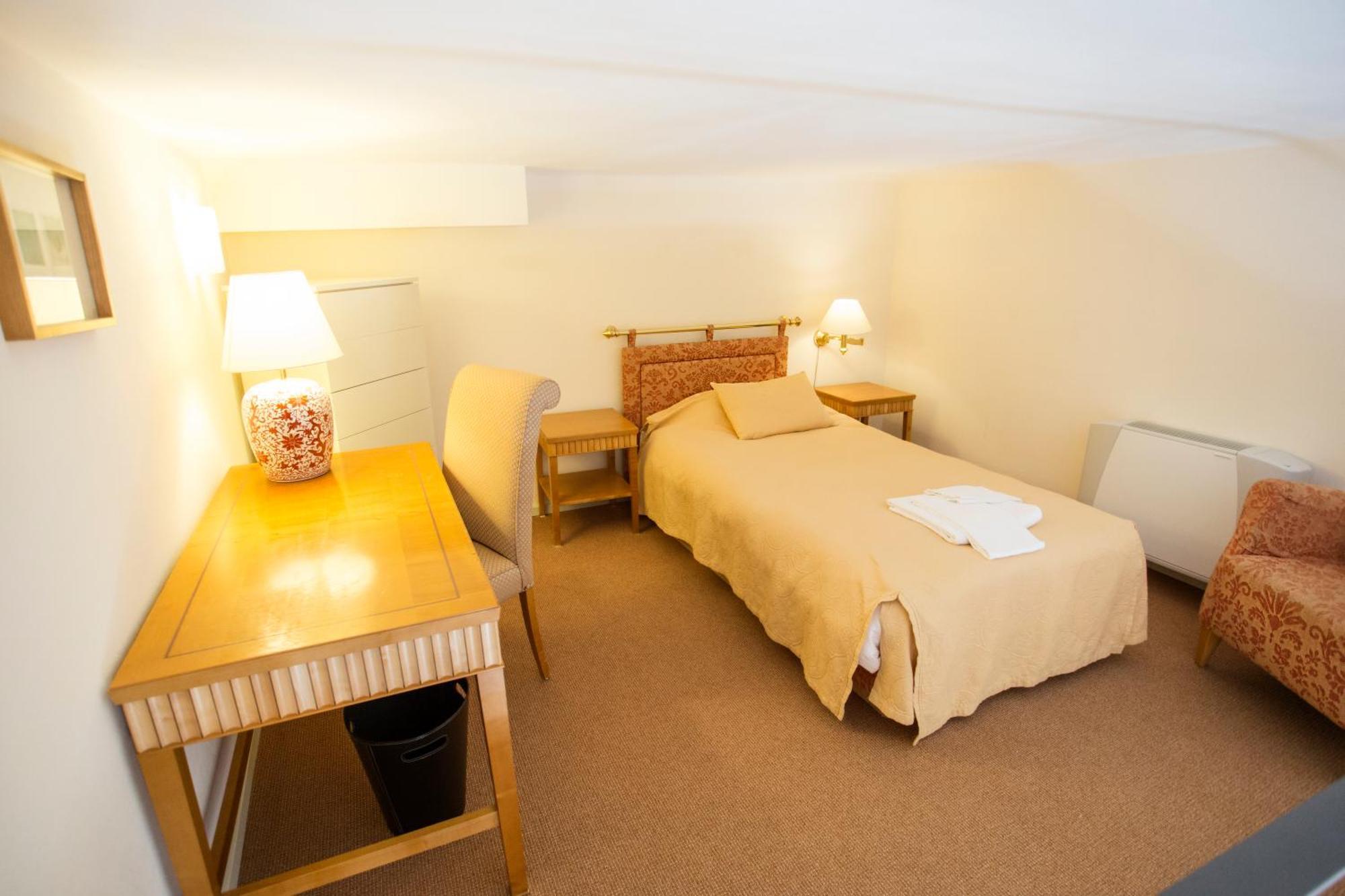 Miramare Apartments&Suites Специя Стая снимка