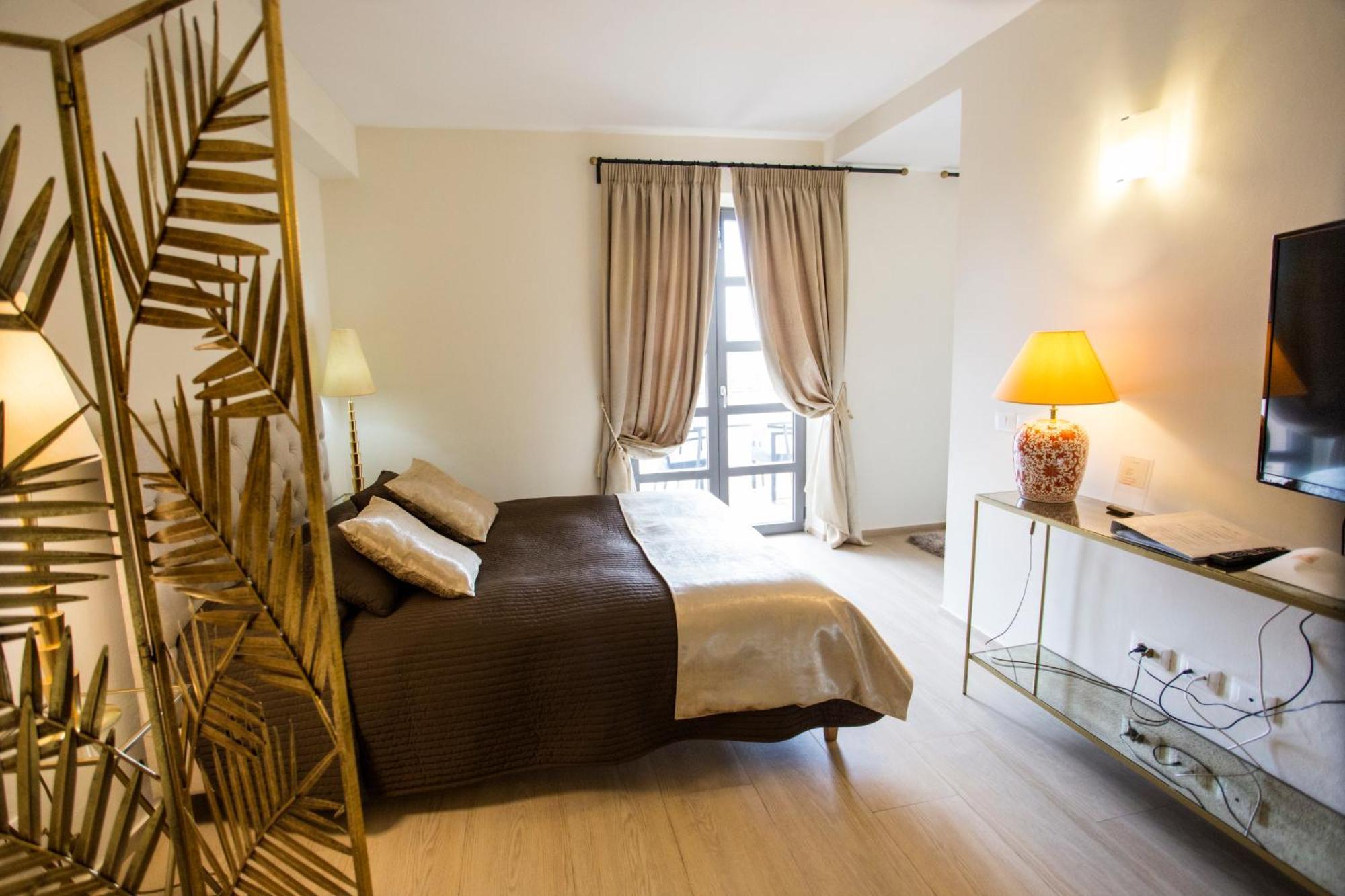 Miramare Apartments&Suites Специя Стая снимка