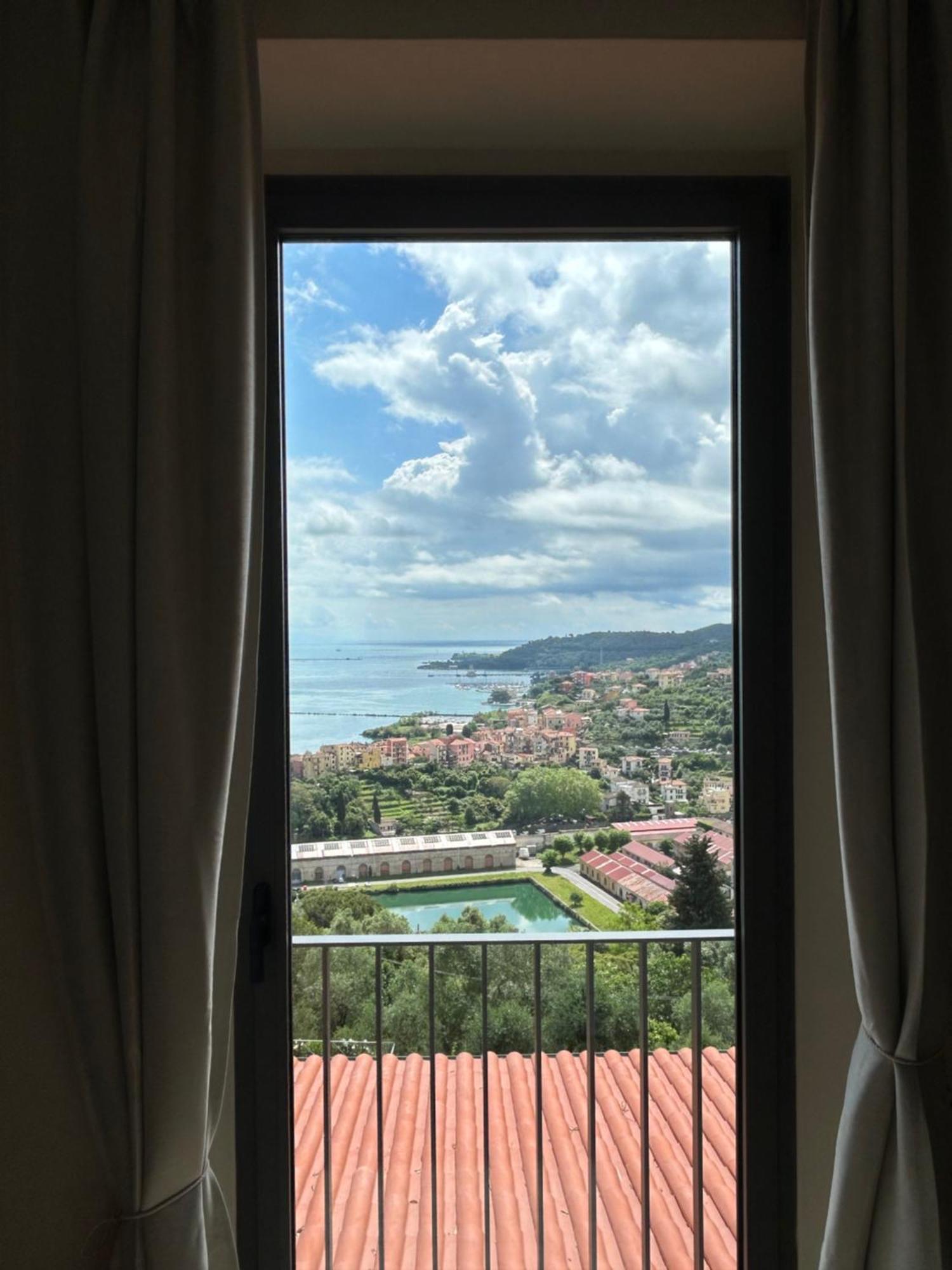 Miramare Apartments&Suites Специя Стая снимка